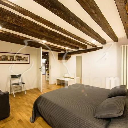 Apartment The Lion's House Apt5 Venice