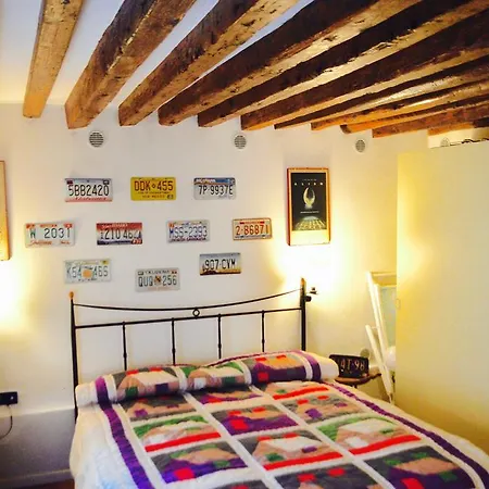 Apartment La Casa Con Il Biliardo Venisejetaime