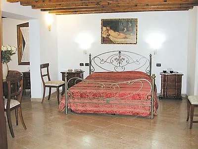 Ca' Dei Leoni מלון