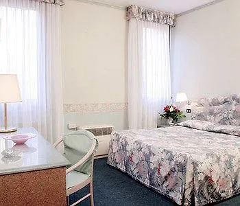 Hotel Eden 3*