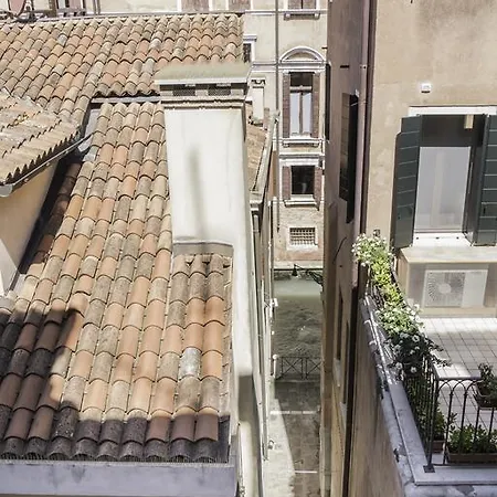 Grand Canal Palace With Lift Apartment *