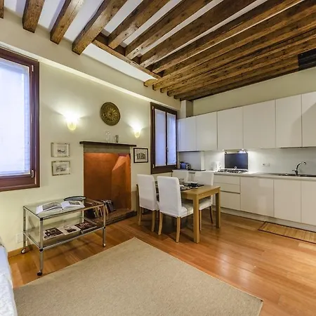 Apartment Cartier