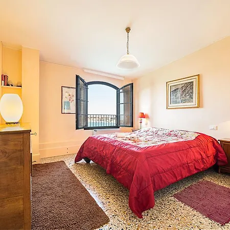Ve.n.i.ce Cera Molino Stucky Apartment *