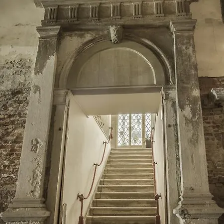 Grand Canal Palace With Lift Apartment Venice