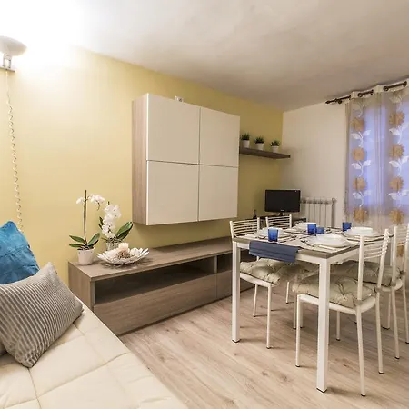 Apartamento Susy Biennale - Canal View And Garden Venecia