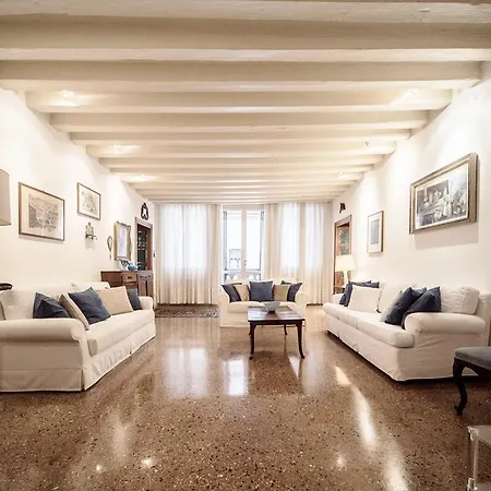 Apartment Accademia Terrazza Venice