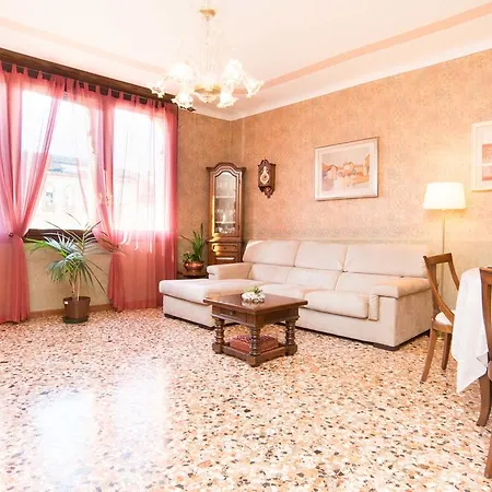 Ca Della Trifora Apartment