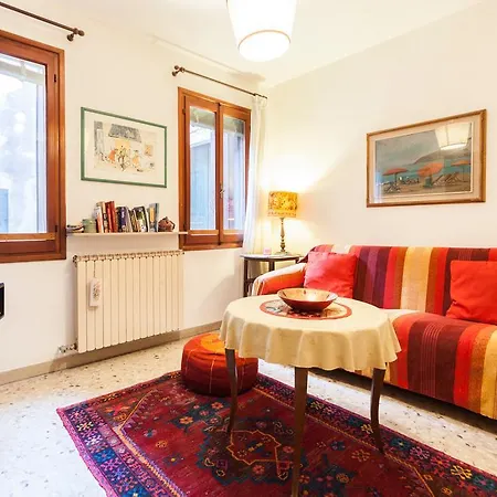 Apartment Campiello Chiesa, By Short Holidays Venice
