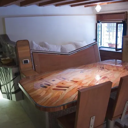 Stella Di San Marco Apartment Venice