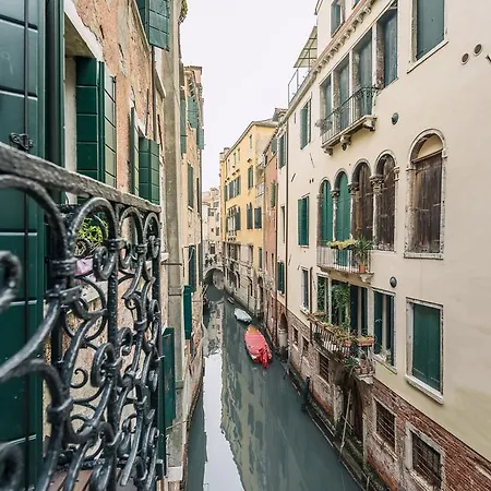 Apartment Charming Palace Corte Del Teatro Venice