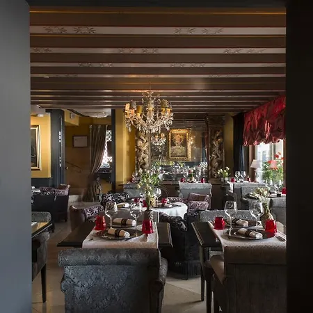 La Calcina Hotel