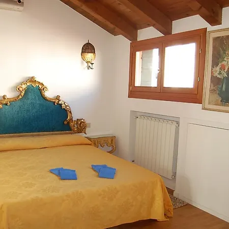 Ca' Daniela Apartment *