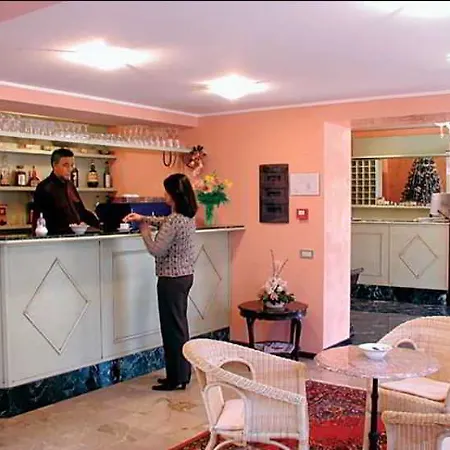 Hotel Altieri 3*