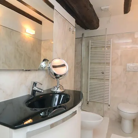 Mirrors Apartment Venice