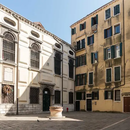 Apartment Ghetto Modern Apt For 4, Venice Venice