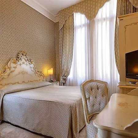 Canaletto Hotel 3*