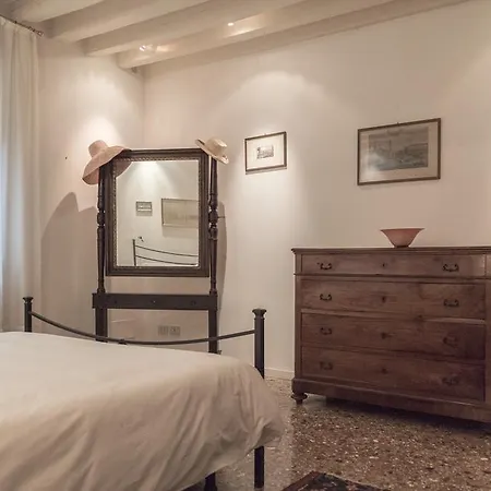 Accademia Terrazza Apartment *