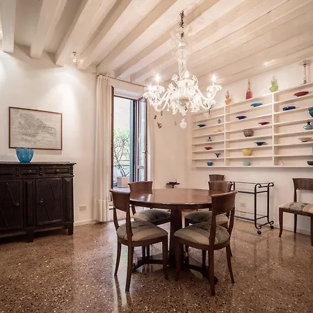Accademia Terrazza Apartment