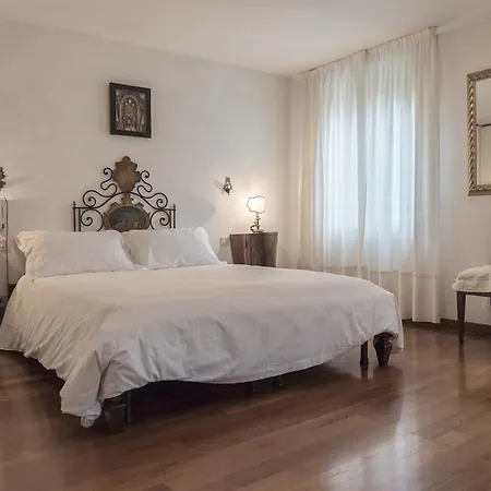 Apartment Accademia Terrazza Venice