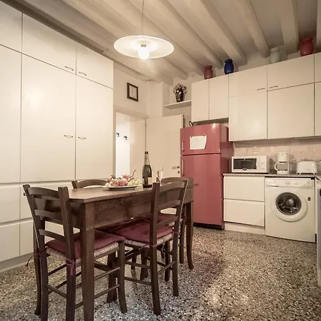 Accademia Terrazza Apartment *