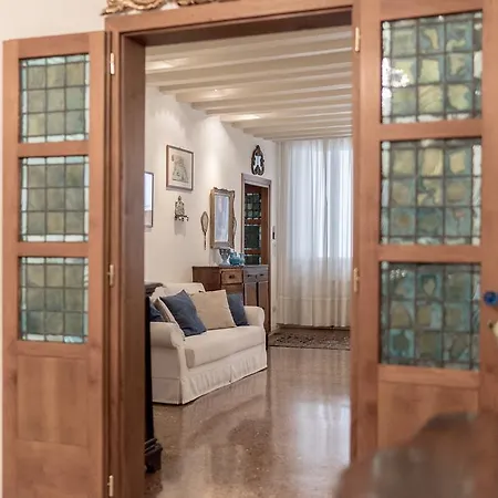Accademia Terrazza Apartment Venice