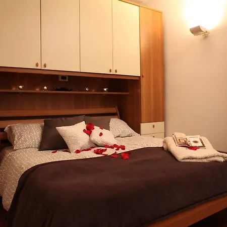 Ca' Garibaldi Apartment *