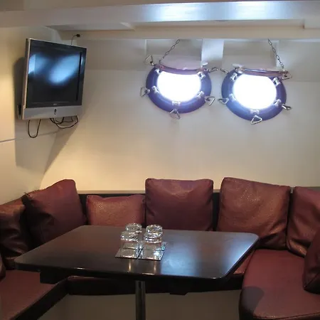 Πλωτό κατάλυμα Yacht Bert Venezia 5*