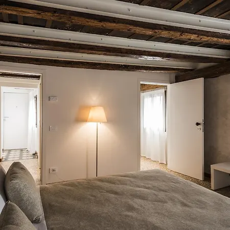 Myplace Campo Santa Margherita Apartment *