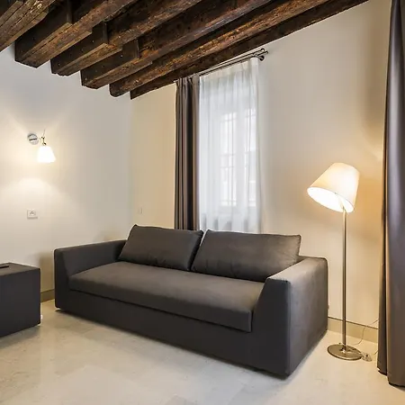Myplace Campo Santa Margherita Apartment
