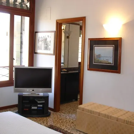 Palazzo Bragadin Apartment *