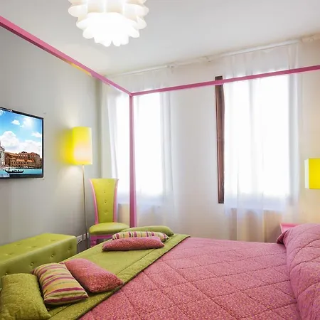 Apartment Ad Lofts *