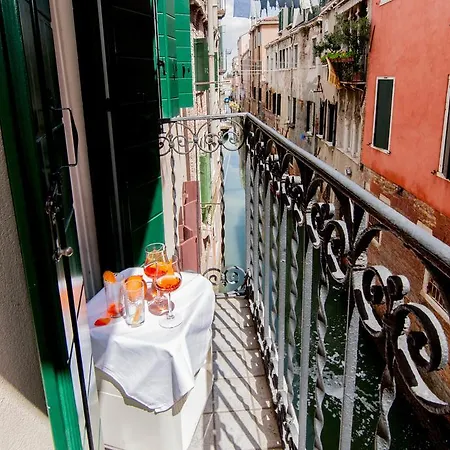 Ca Dei Miracoli * Venice