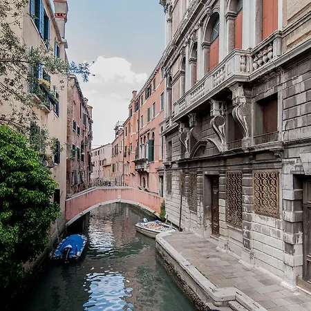 Ca Dei Miracoli Venice