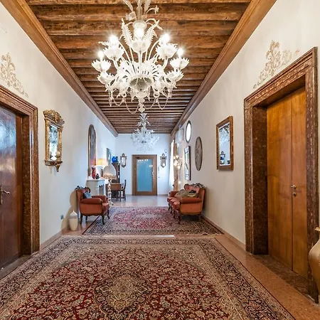 Appartement Palazzo Della Torre *