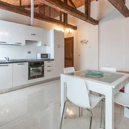 Appartement Palazzo Della Torre *