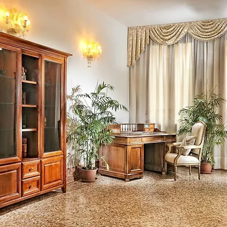 Palazzo Vitturi 3* Venedig