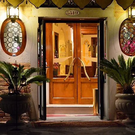 Ai Mori D'oriente Hotel 4*