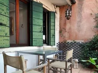 Garden Ca' Rezzonico Apartment