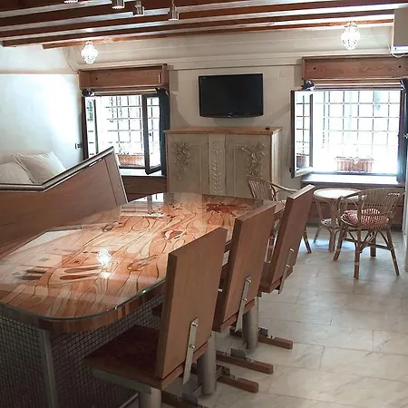 Stella Di San Marco Apartment *