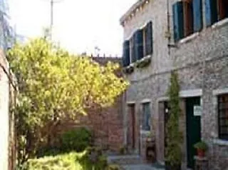 Bed & Breakfast 1964 2*