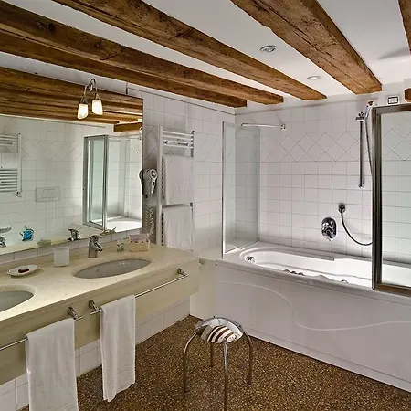 Al Ponte Antico Hotel 4*