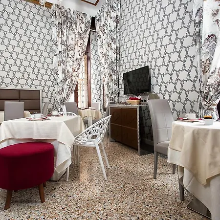 Ca' Nobile Corner Hotel