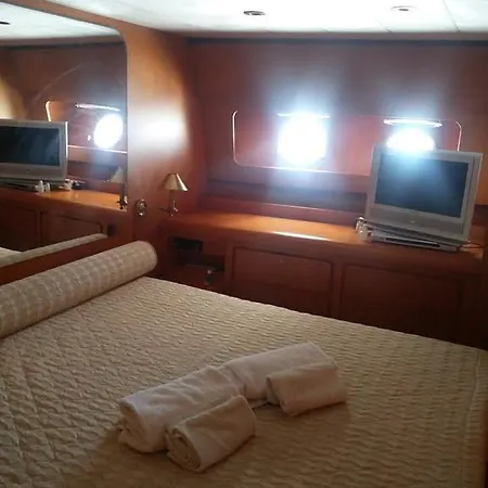 Yacht Diva * 威尼斯
