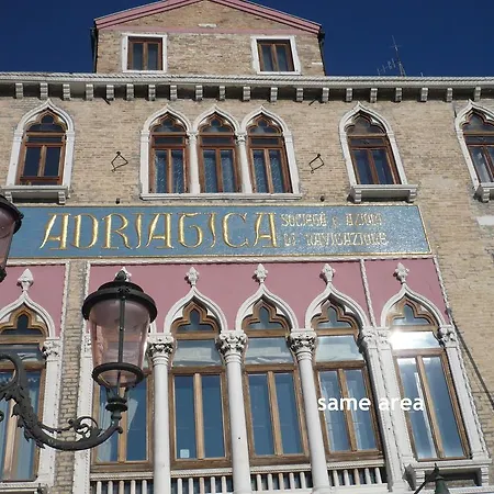 Cruise Harbor Next 4pax, Mob Aircond, Wifi Apartment Venice