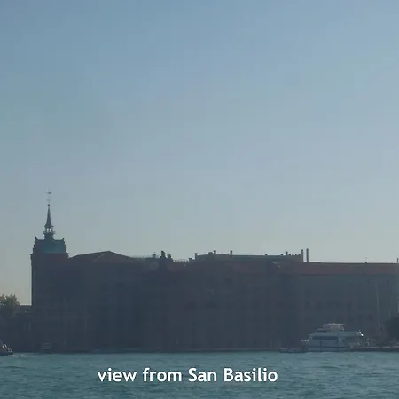 Cruise Harbor Next 4pax, Mob Aircond, Wifi Venice
