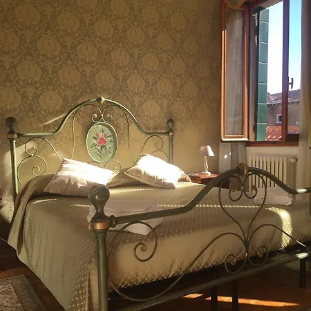 Residenza Rialto Guest house 3*