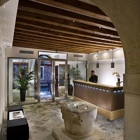 Hotel Dell'opera 3*