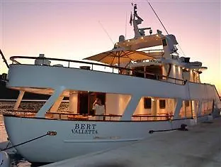 Πλωτό κατάλυμα Yacht Bert Venezia 5*