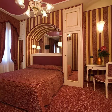 Alcyone Hotel 3*
