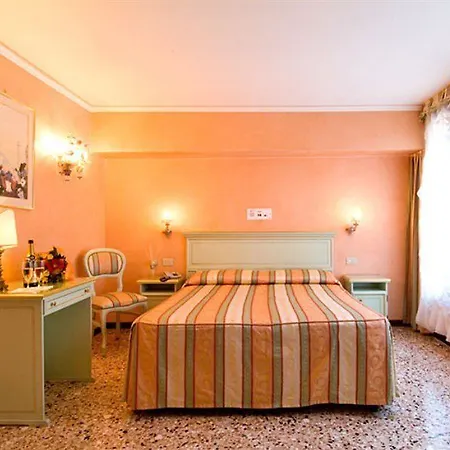 Hotel Firenze Venice